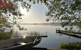 Antinkallio Lakeside Cape